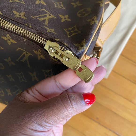 Authentic Louis Vuitton Monogram Keepall Bandouliere 60 Travel Duffle - Picture 9 of 15